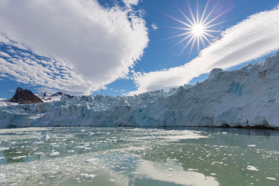  Climate scientists have been recording unusual hot weather in the Arctic