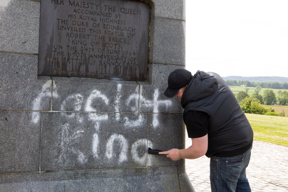  The Robert the Bruce memorial in Bannockburn has also been defaced