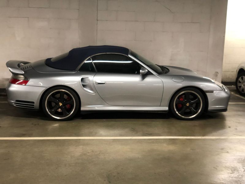 Jimmy Floyd Hasselbaink was the first owner of this Porsche 911