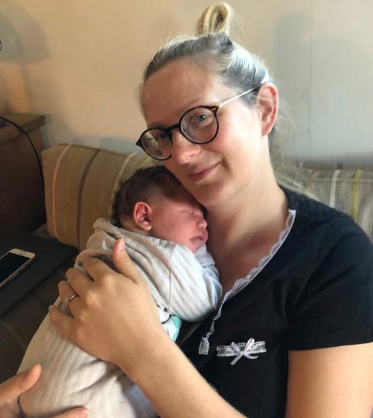  Emma Fearnon gave birth to a baby boy weighing 11lb 6oz during lockdown