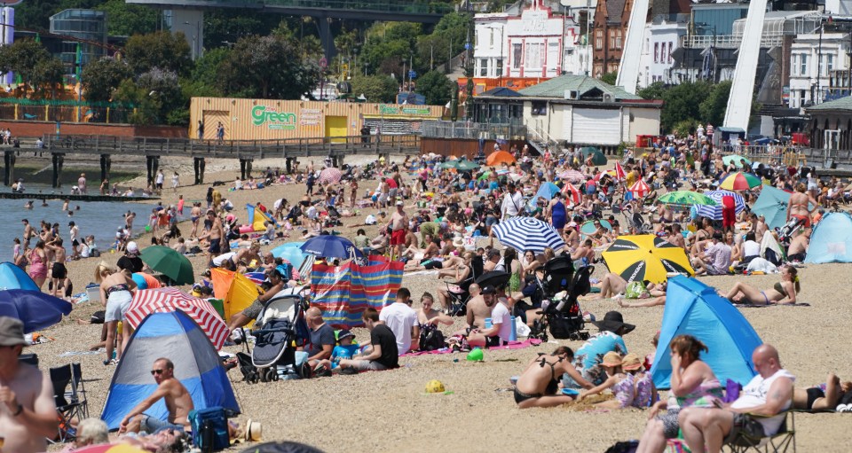 Brits soaked up the sunshine on Southend beach today