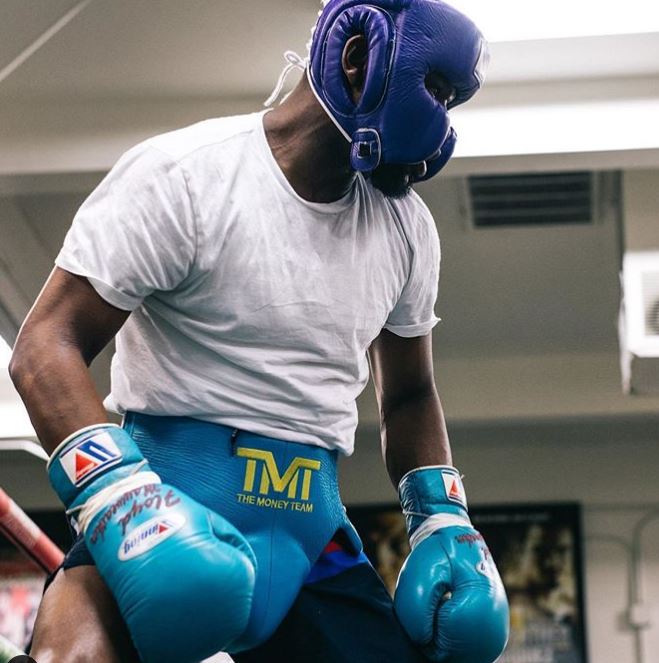 Mayweather was pictured sparring at 4am in his gym