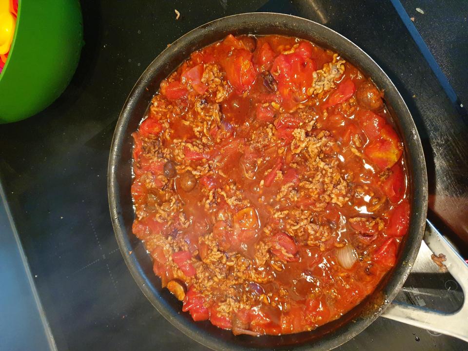 You can use the same meat mixture to make a Bolognese later in the week