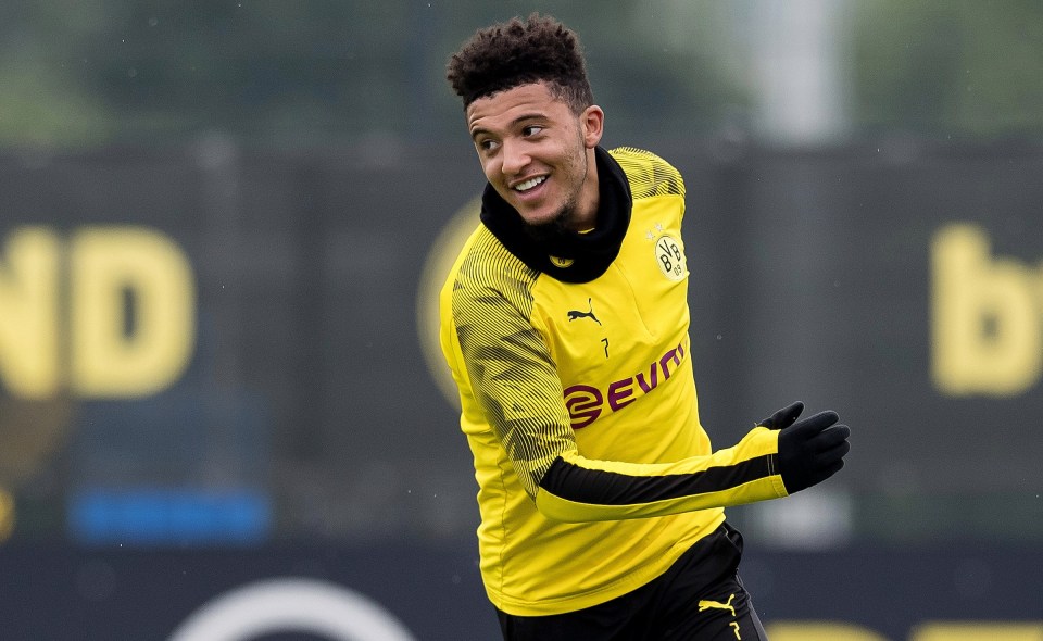  Borussia Dortmund have told United to sign Sancho before August 8