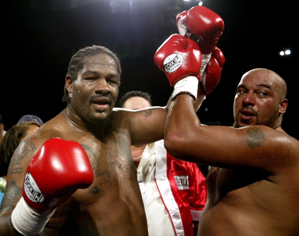 Riddick Bowe has urged current boxing champs to stay grounded