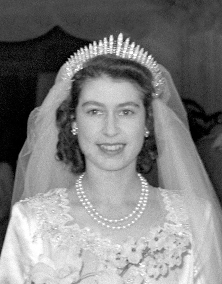 She also chose to wear the tiara that her grandmother had worn on her wedding day back in 1947