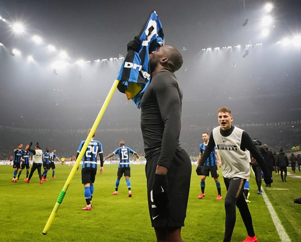  Romelu Lukaku Bolingoli celebrates after scoring against AC Milan