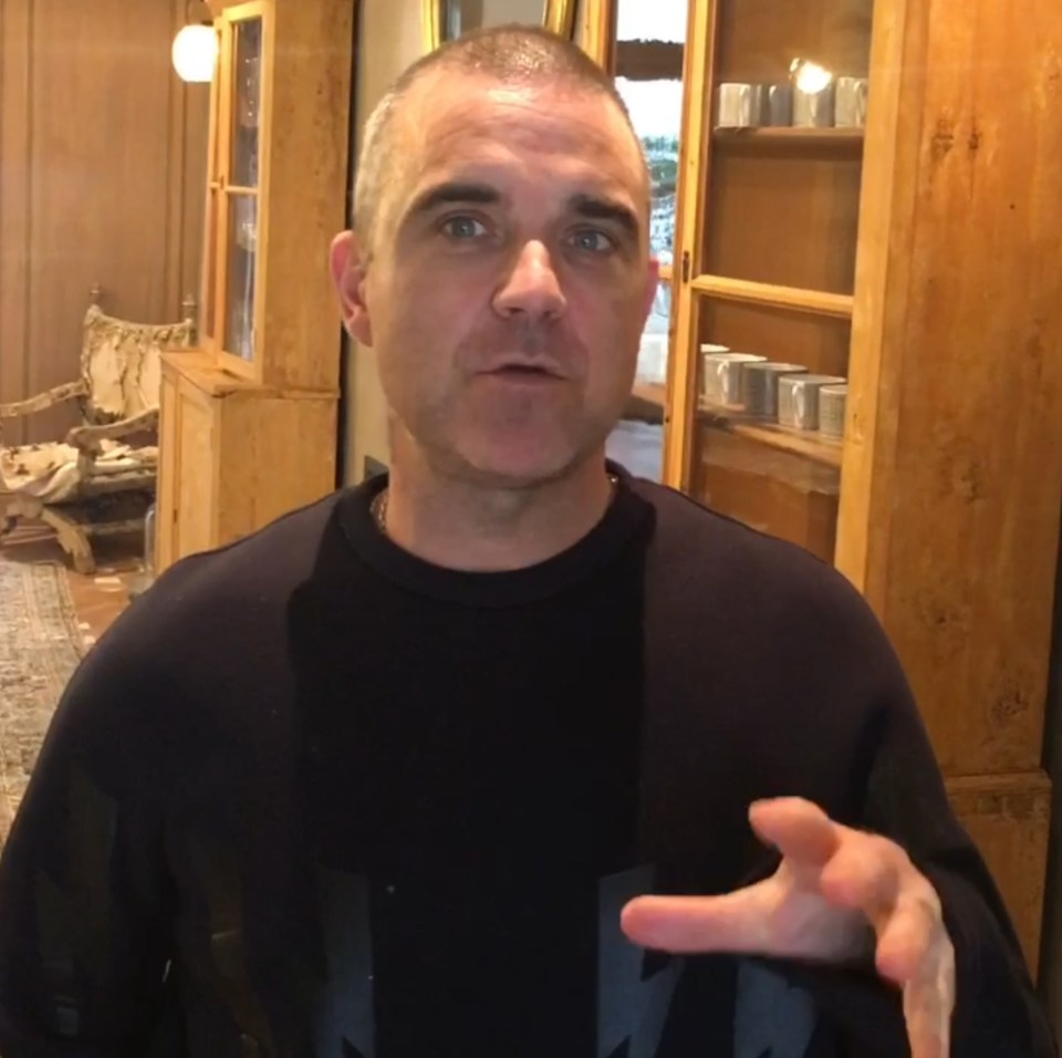 Robbie Williams says he's now addicted to playing online golf after giving up booze and drugs