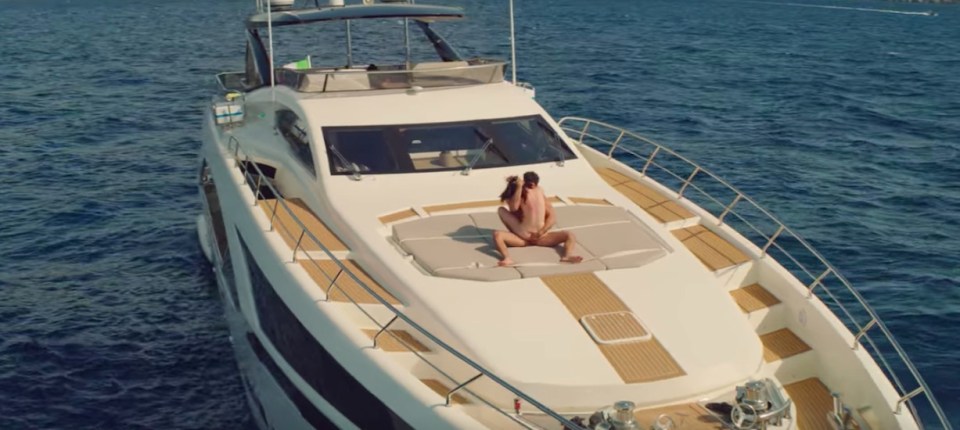 Massimo gives Laura the ultimate task - she must fall in love with him within 365 days - and while trying to do so, the pair engage in a number of steamy romps in a multitude of locations including a boat