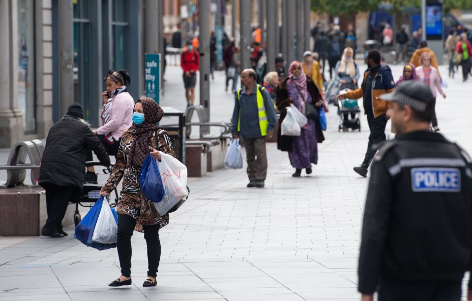 Notts cops said they'll fine Leicester lockdown louts £100