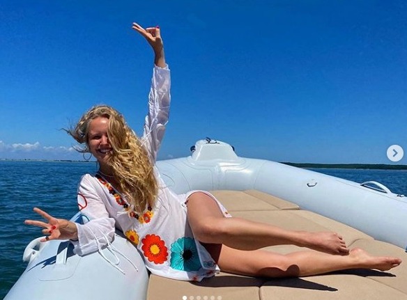 Sailor took to the sea and shared photos enjoying herself in the sun on a boat