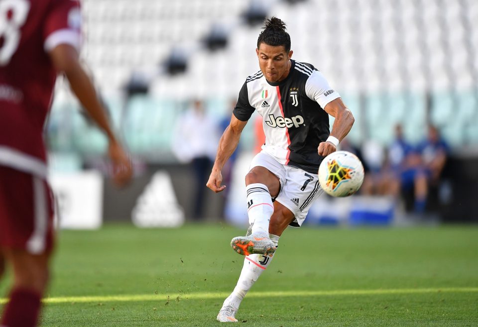  Cristiano Ronaldo finally scored his first free-kick for Juventus, curling in a brilliant effort