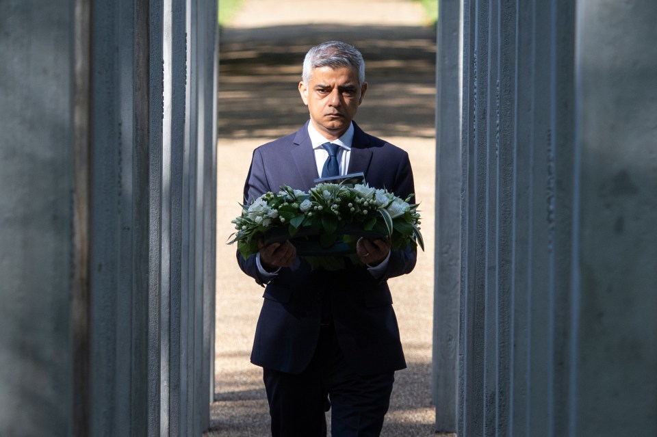 Sadiq Khan laid a wreath in Hyde Park this morning to honour the victims of the 7/7 bombing