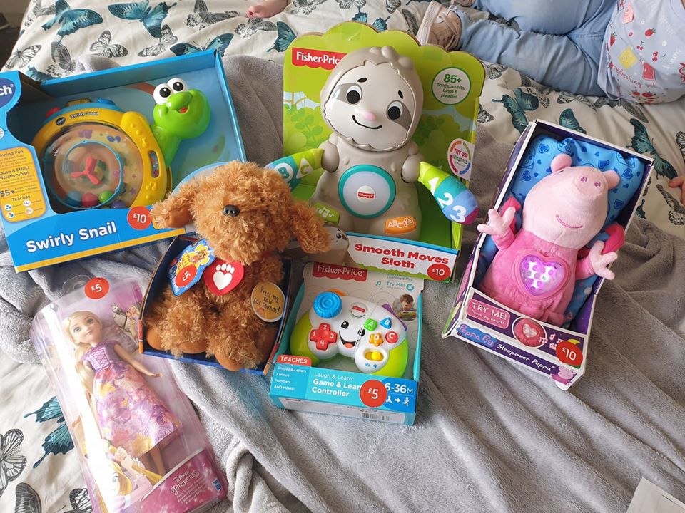 Another savvy shopper picked up £104 worth of toys for £40 - including Peppa Pig and Barbie dolls