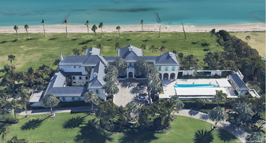 The Peltz' Palm Beach home has a stunning outdoor pool