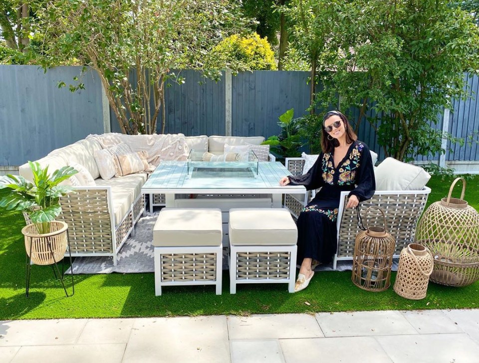 Lucy showed off her new garden furniture on Instagram