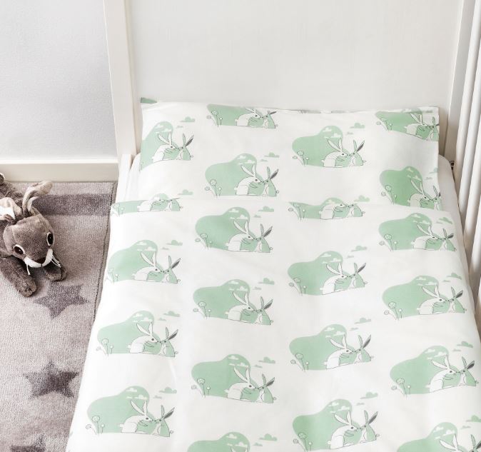 This adorable children’s cot cover has had £2 knocked off the price