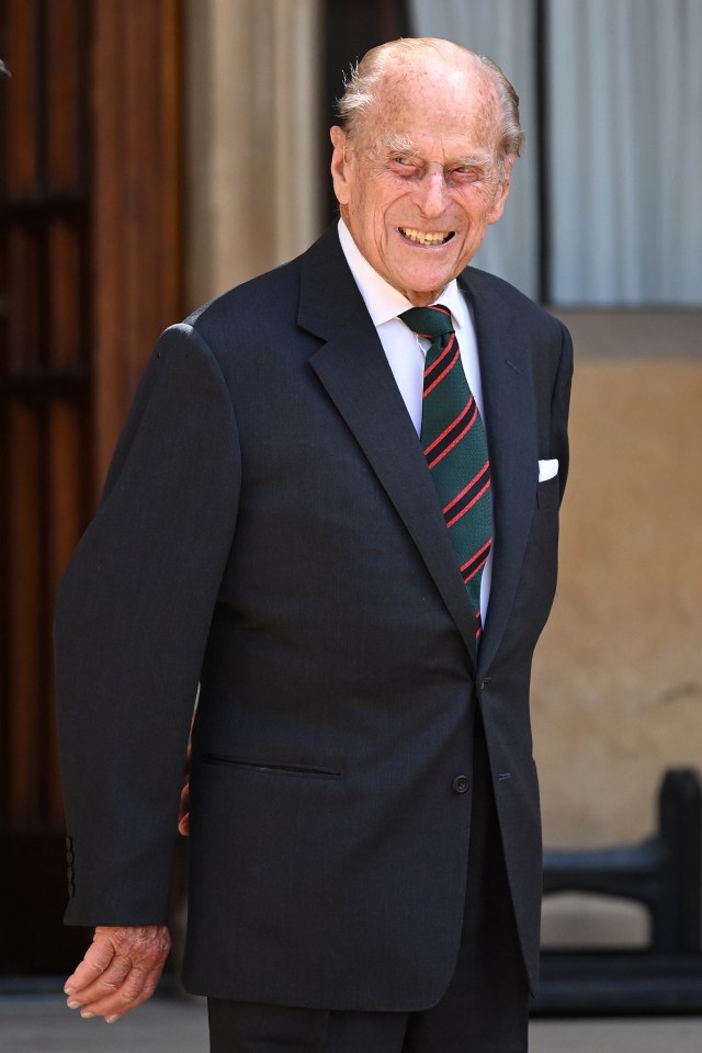 The duke wore a green and red tie