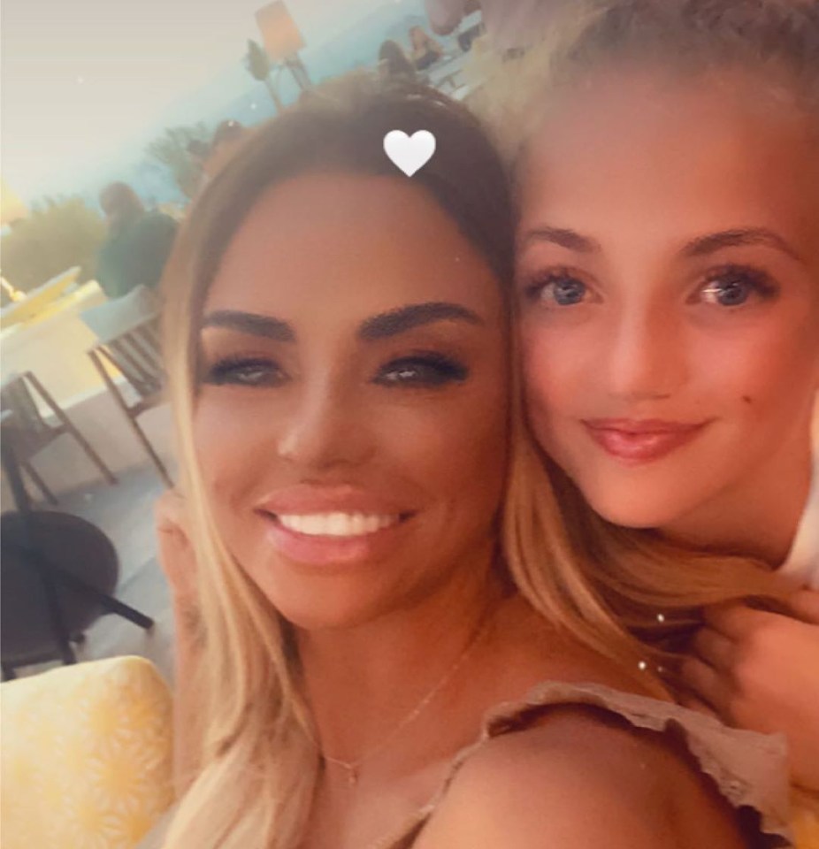 Katie with 13-year-old daughter Princess at their luxury hotel