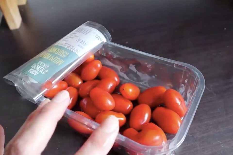 Old tomatoes can be used in cooking 