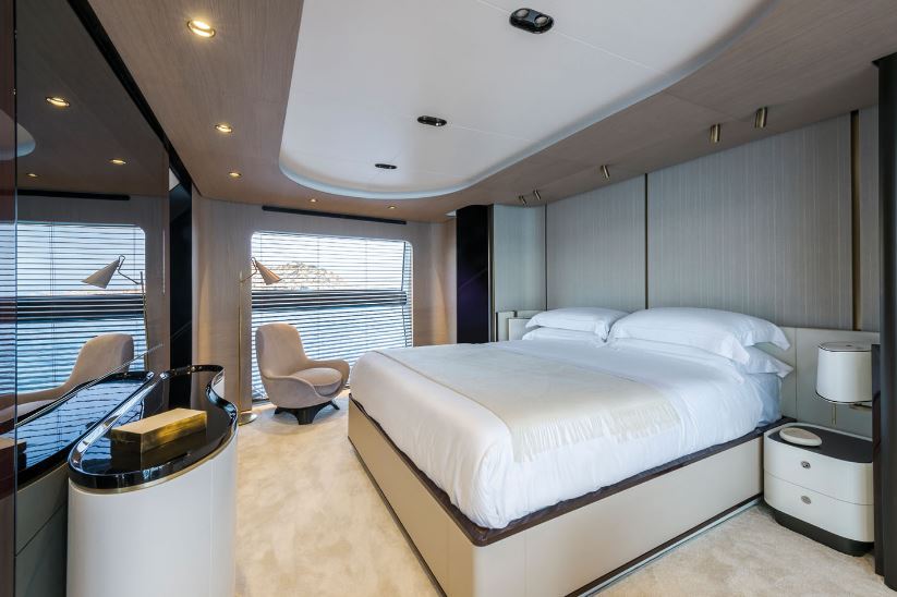 It has five luxury cabins