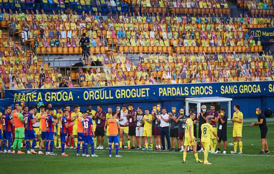 Santi Cazorla was given a guard of honour from both teams after his final game