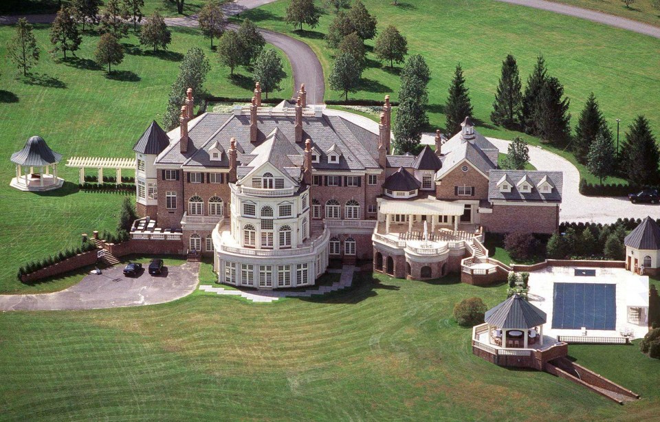 Nelson Peltz's huge mansion in New York even has a huge ice rink