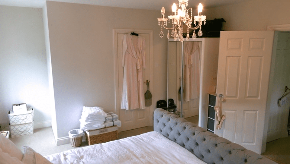  Martine's bedroom has a light and breezy feel