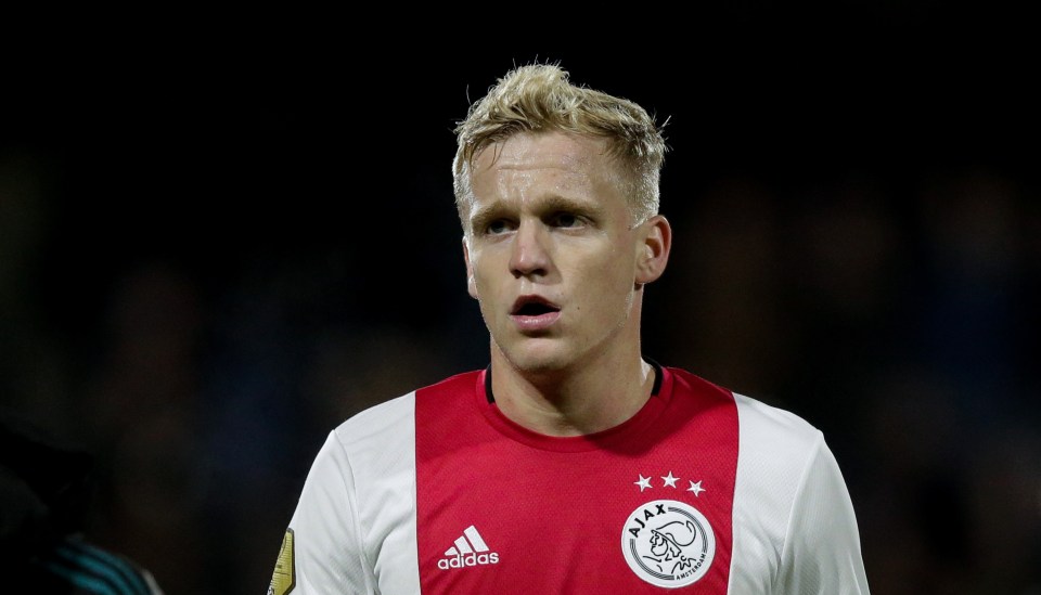 Donny van de Beek is edging closer to a move to Manchester United