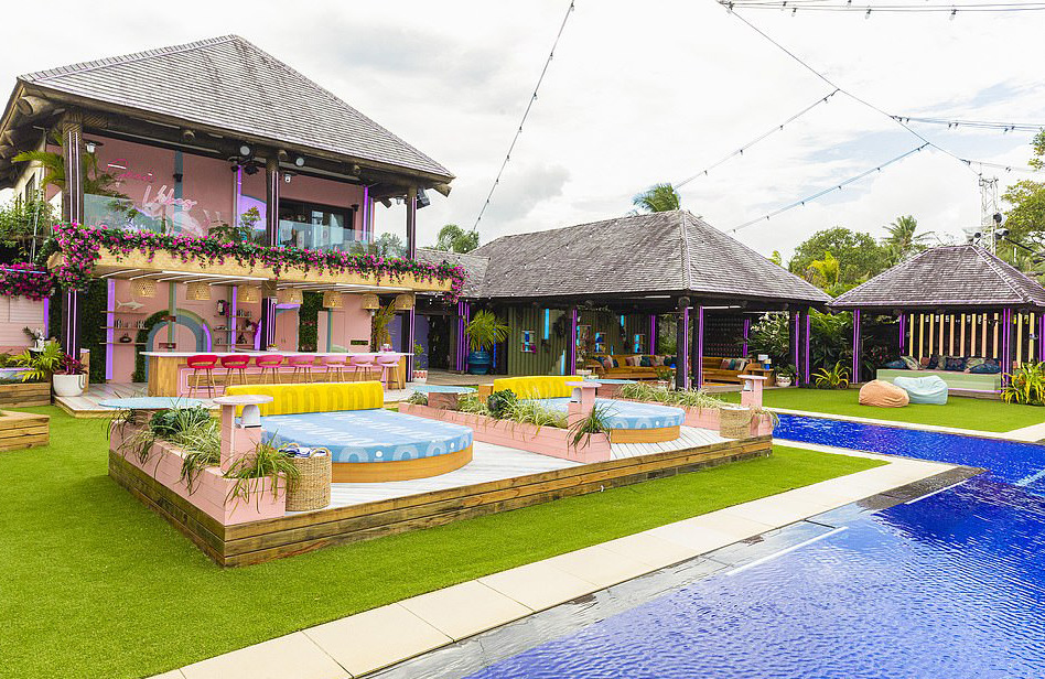 The cast should have been living in luxury in this Fiji villa