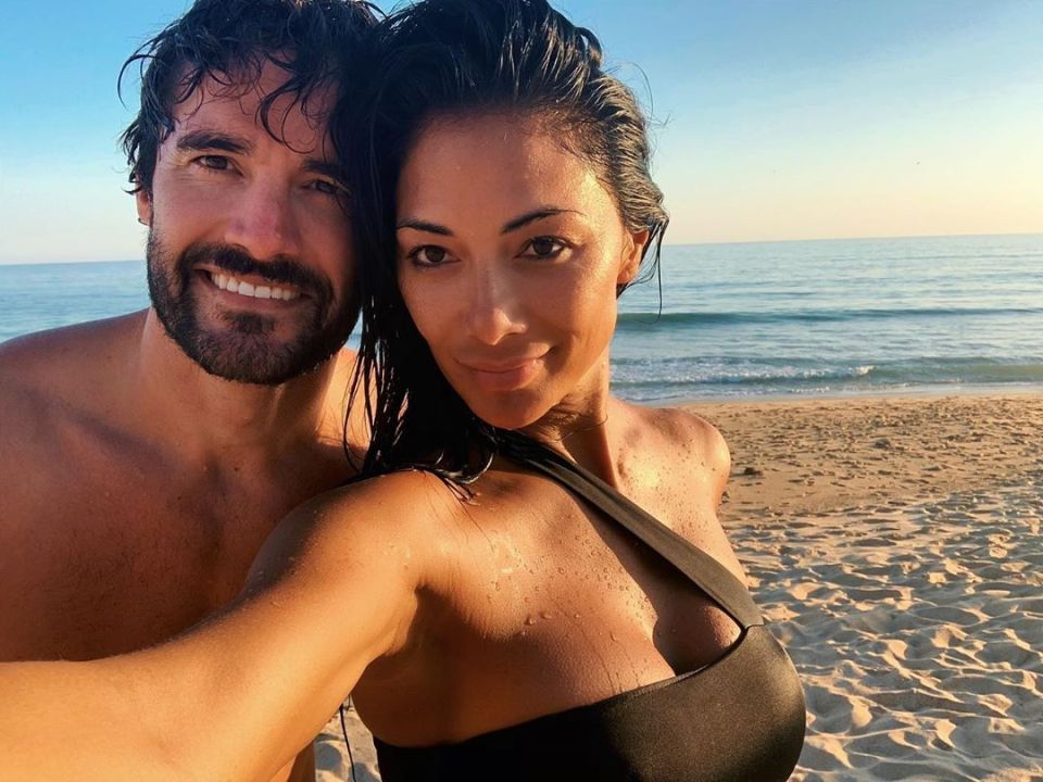  Thom and Nicole are enjoying a long sunshine break together