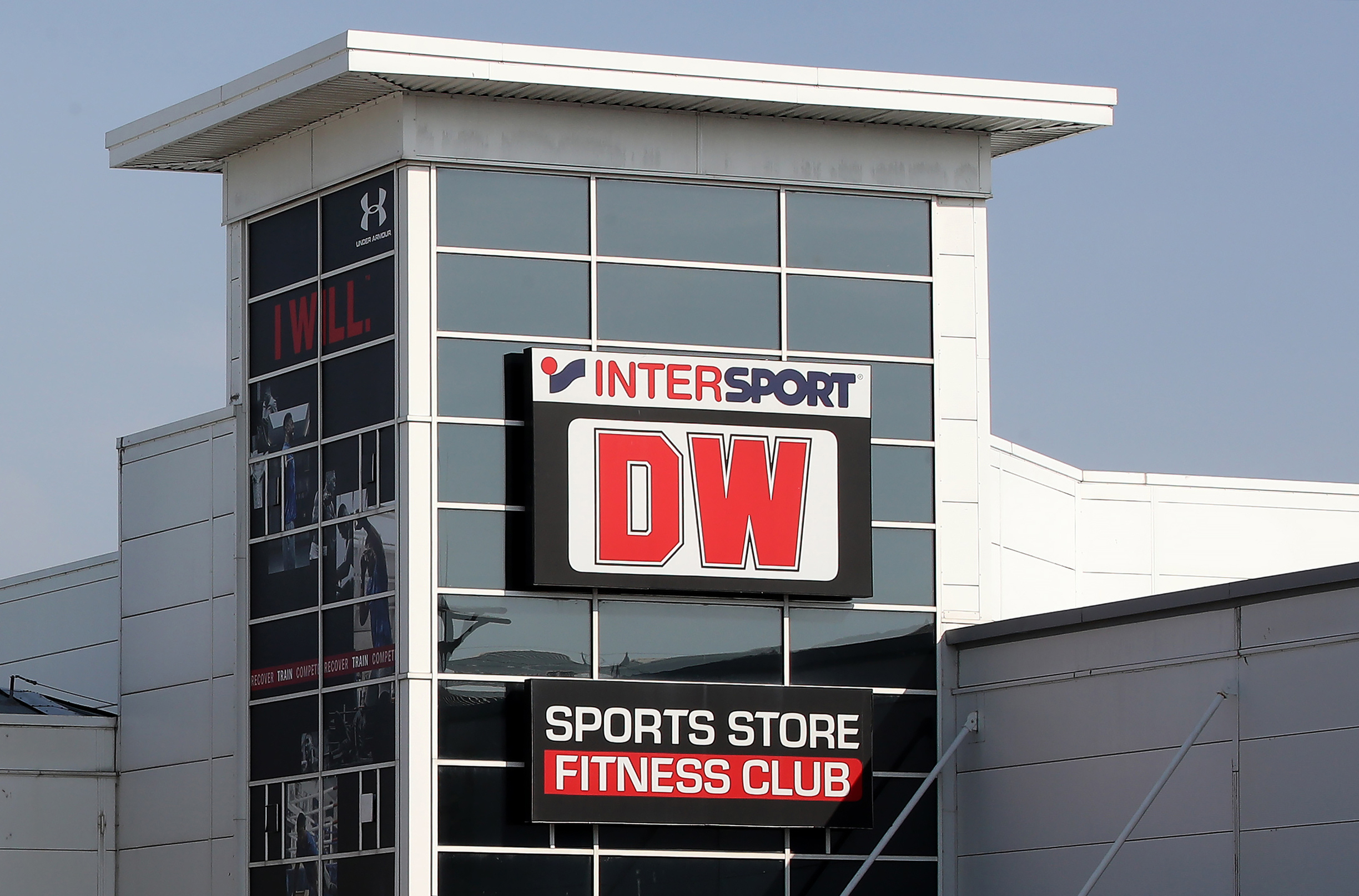 Sports retailer and gym group DW Sports is set to fall into administration