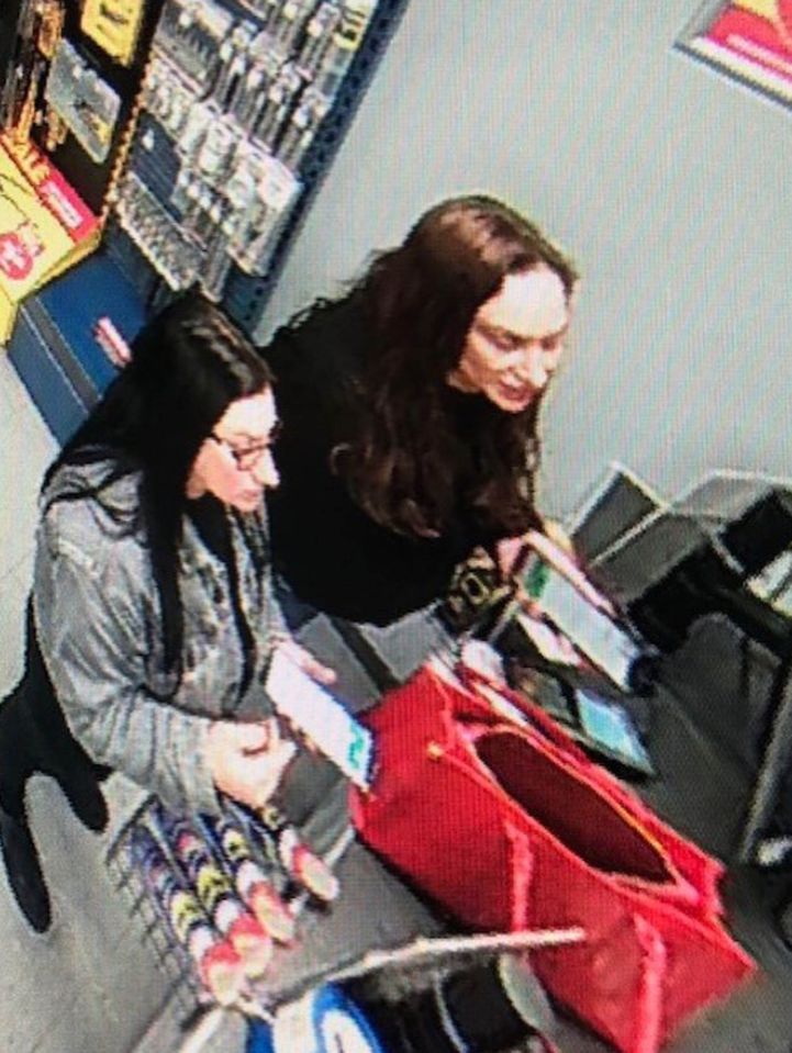 CCTV vision shows Lyndsay and Emmiline at Chesterfield Horns Bridge