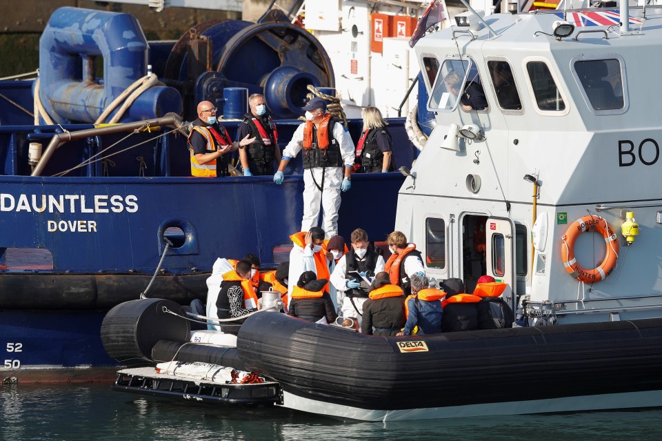 More migrants are brought to shore