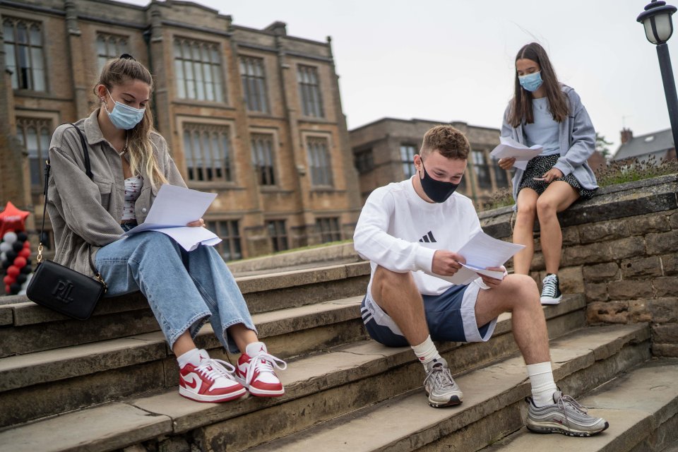 Students wearing face masks at Nottingham High School