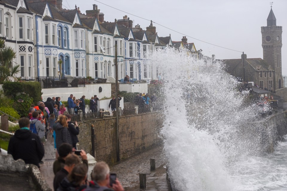 Police and coastguard close off Porthleven as storm Ellen rolls into Cornwall, Devon