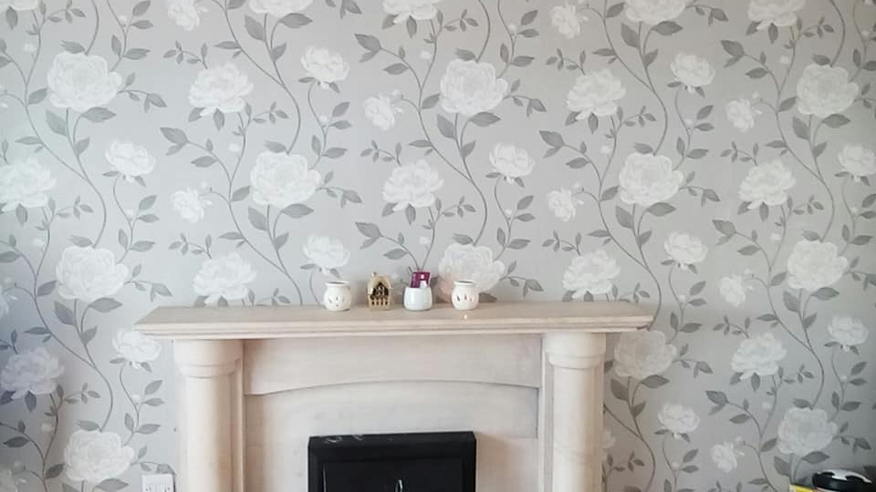  The savvy shopper decorated her living room for a mere £2