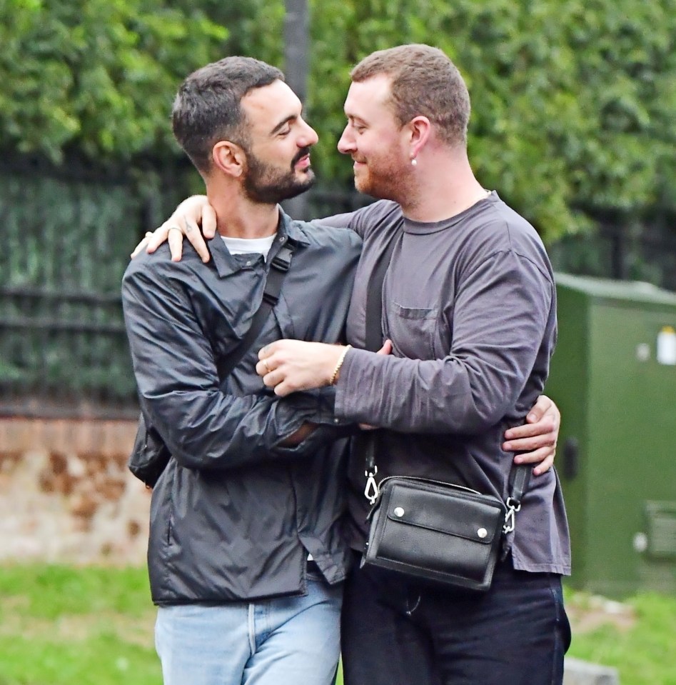 The pair looked smitten as they headed off for a cosy trip to the pub