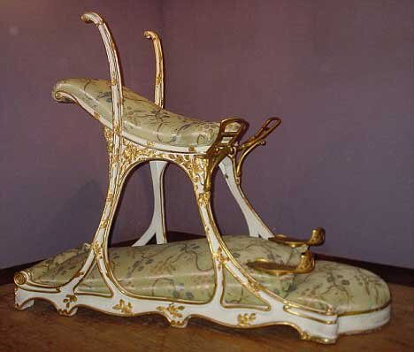 The replica is reportedly of the infamous ‘sex chair’ made for the King