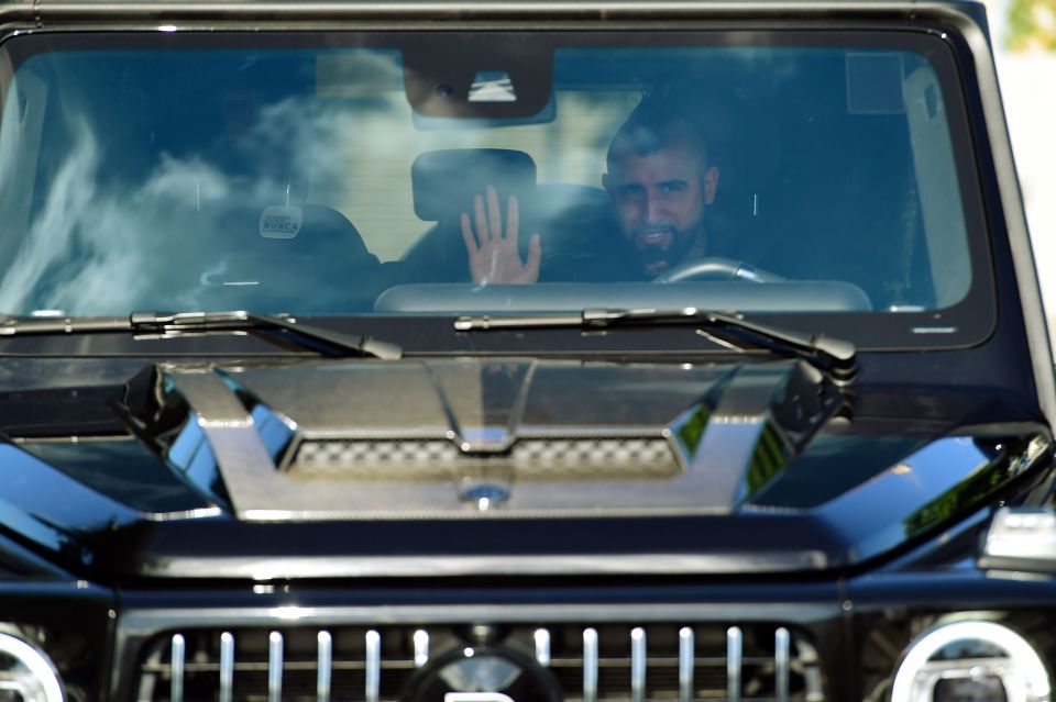 Arturo Vidal arrives for Barcelona Covid-19 testing 