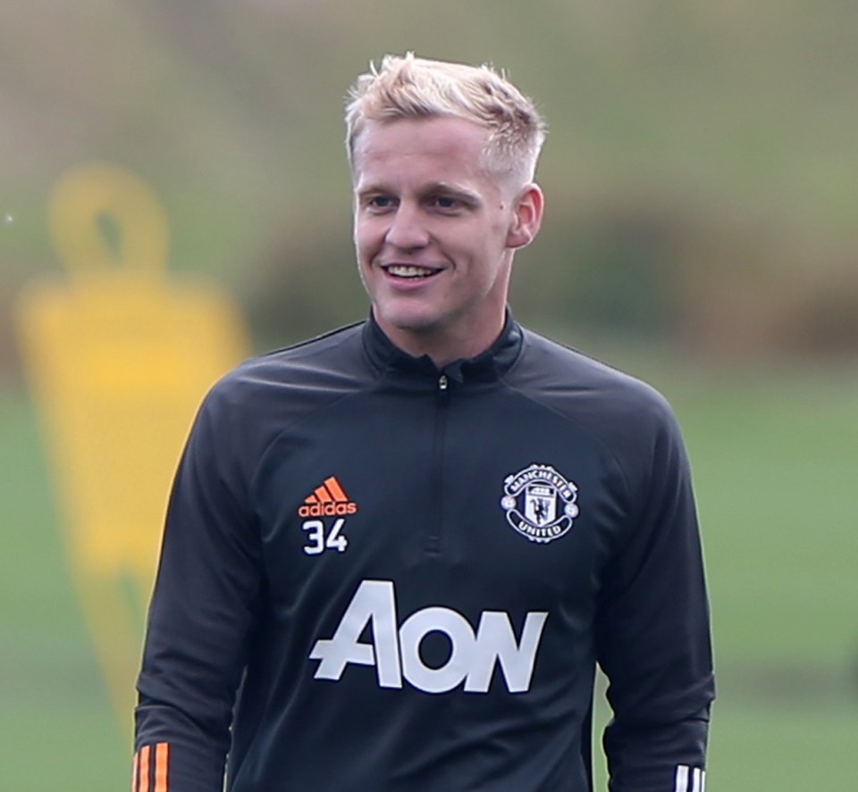 Donny van de Beek could force his way into the Manchester United starting XI with Paul Pogba pushed back