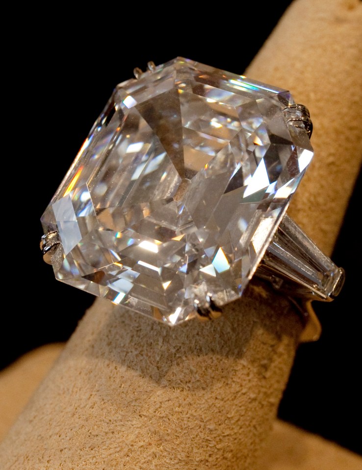 2. This ring was worn by an actress who famously married eight times in her life