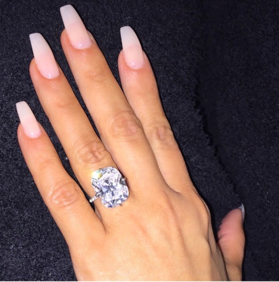 3. This huge engagement ring was worth £6.1m