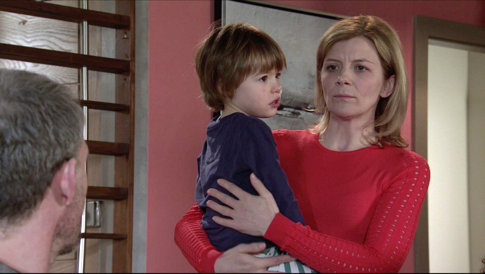 Corrie character Leanne Tilsley arrives home with Oliver