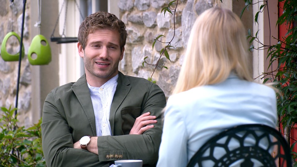 A smug Jamie tells Belle that Andrea has fallen for his lies