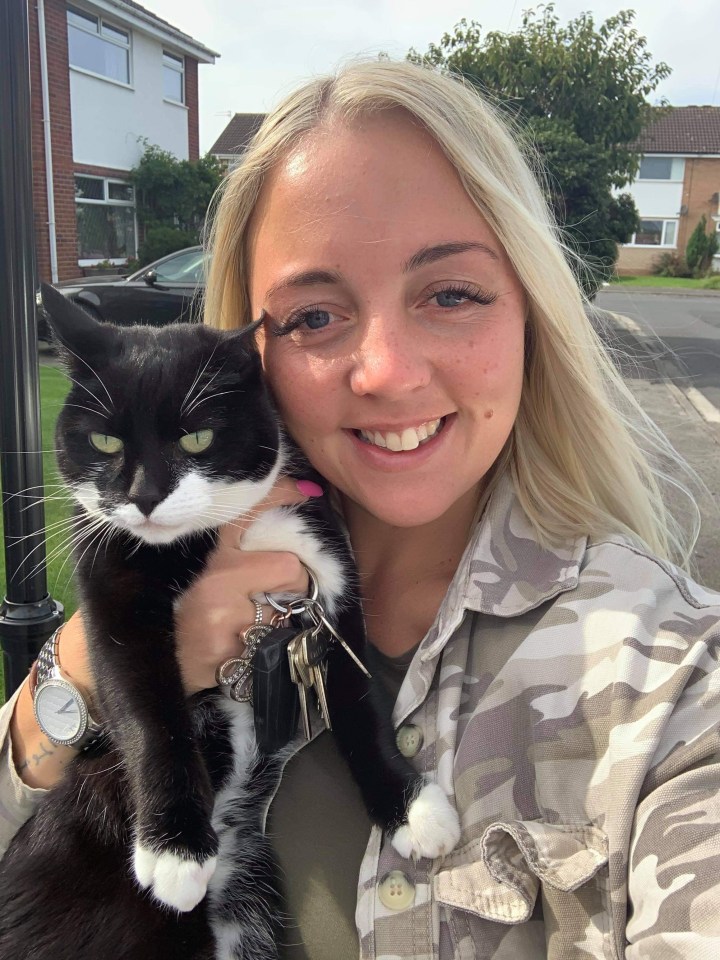 Stephanie with her cat, Missy