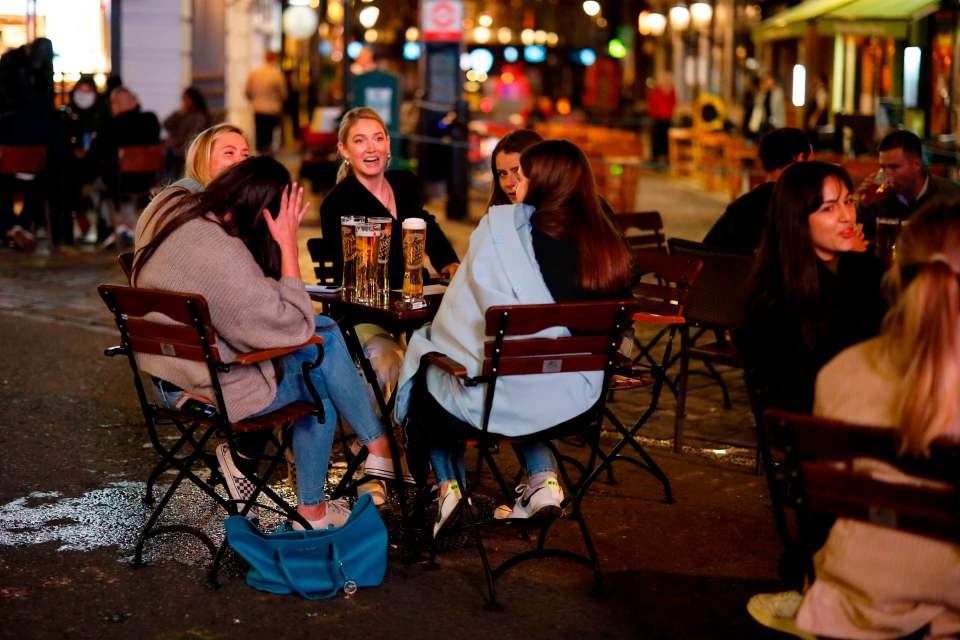 These friends enjoyed one last round as it got closer to 10pm