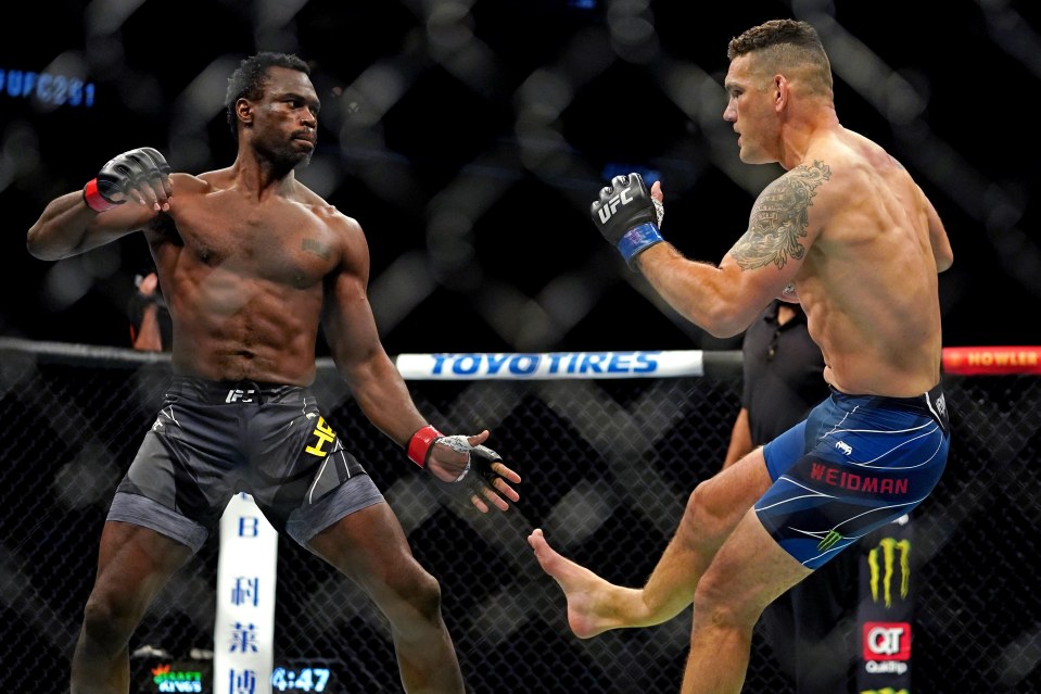 Weidman's leg broke in eerily-similar fashion to Anderson Silva's seven years earlier against him