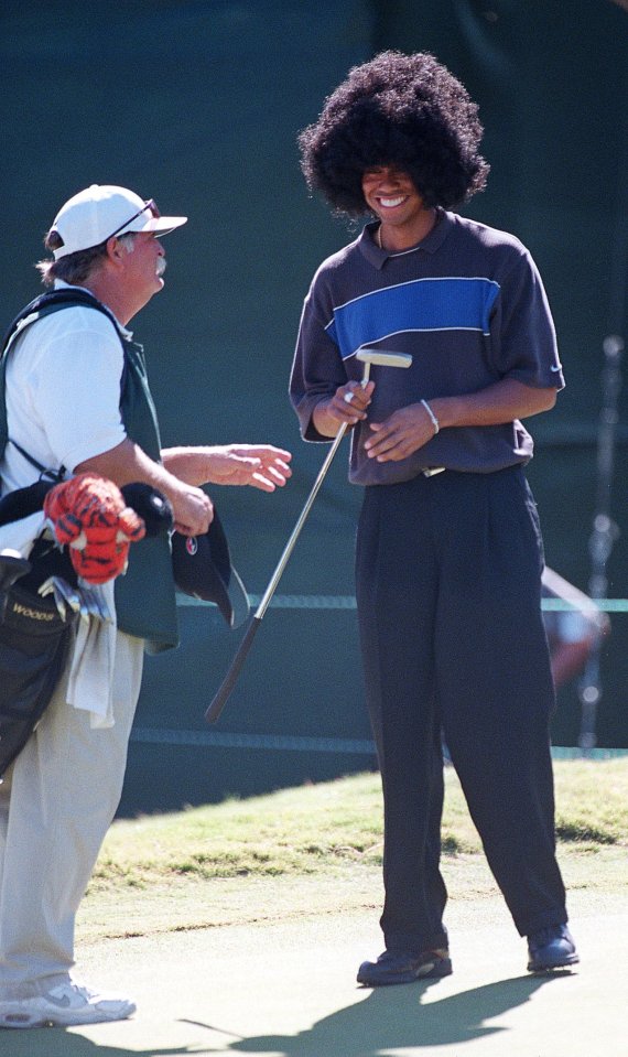 The legendary golfer could always bring back this incredible wig