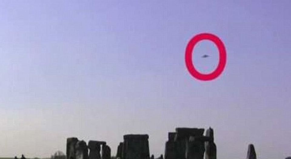 An alleged UFO sighting above Stonehenge in 2015